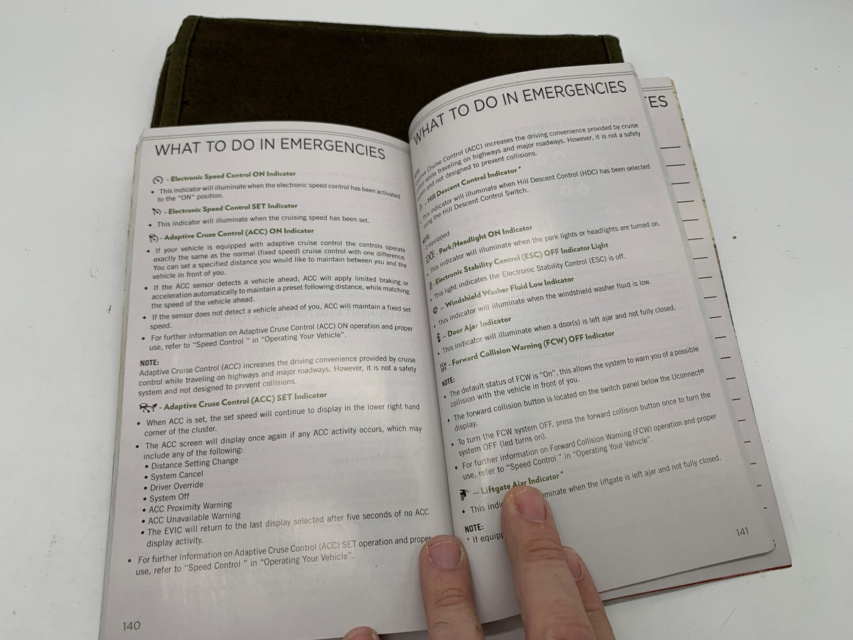 2014 Jeep Cherokee Owners Manual Set with Case OEM R01B12026