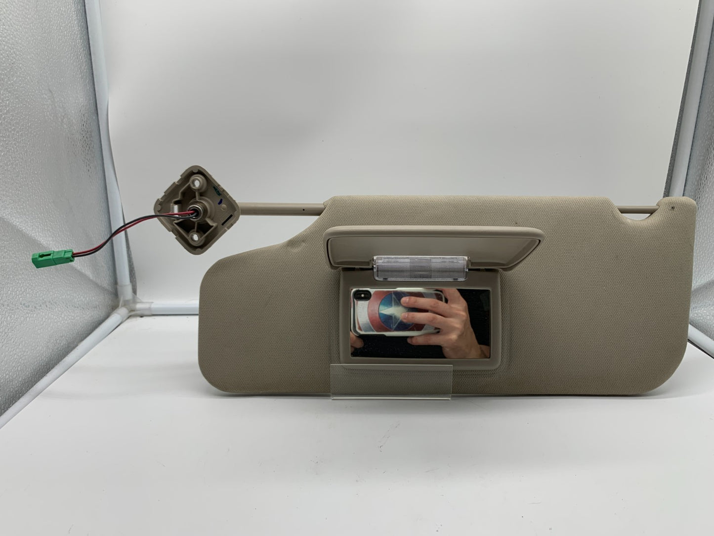 2010-2011 Ford Taurus Driver Sun Visor Tan Illuminated OEM B04B36008