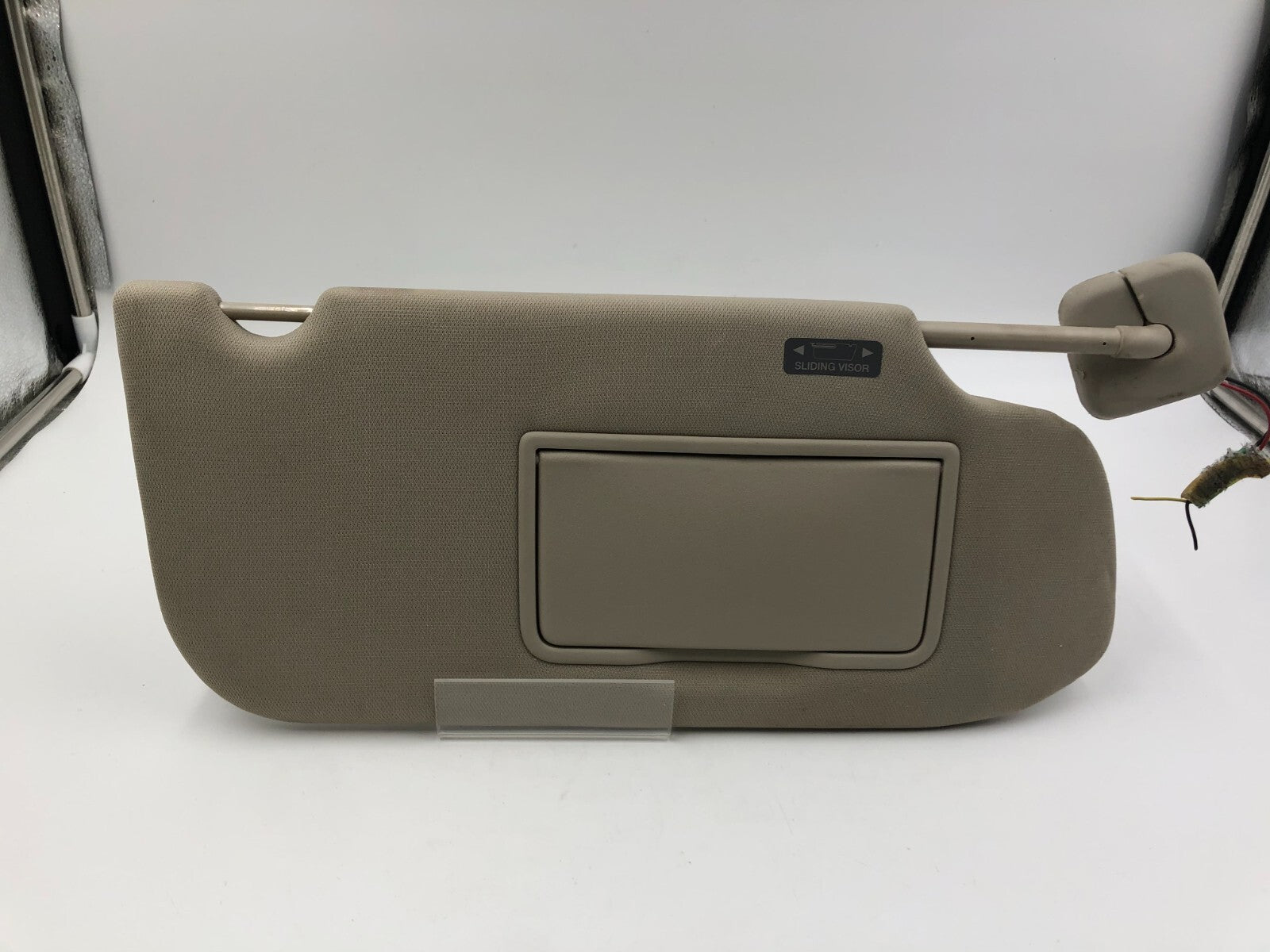 2010-2012 Lincoln MKT Passenger Sun Visor Beige illuminated OEM B01B02004