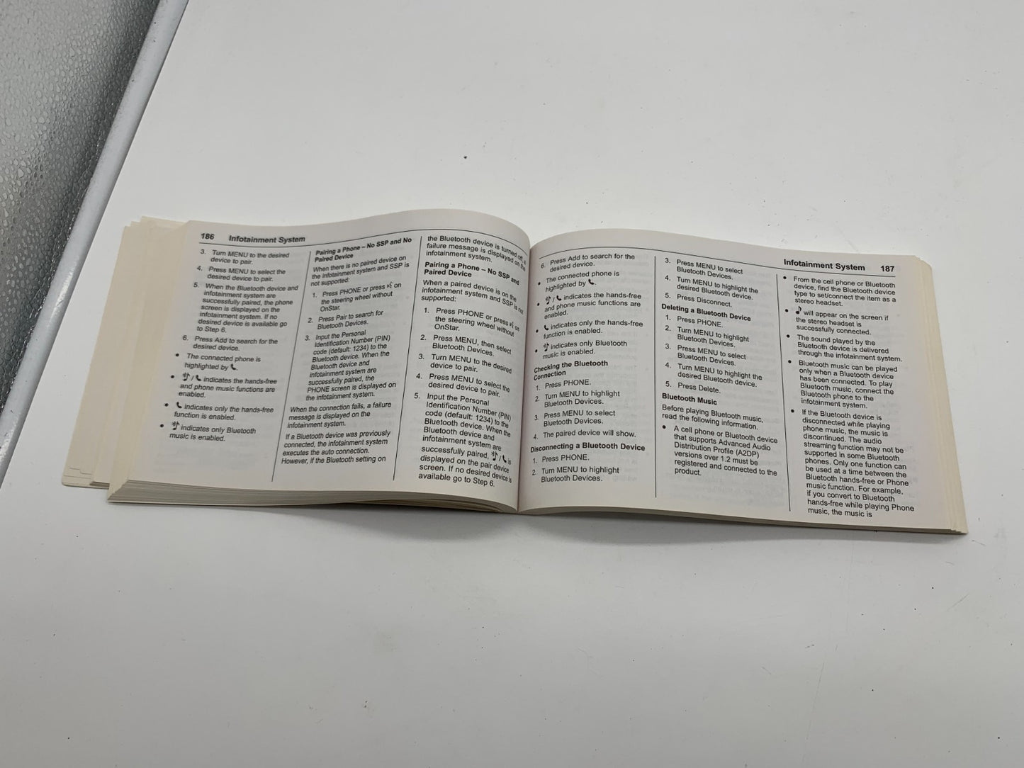 2016 Chevrolet Malibu Owners Manual OEM C02B56003