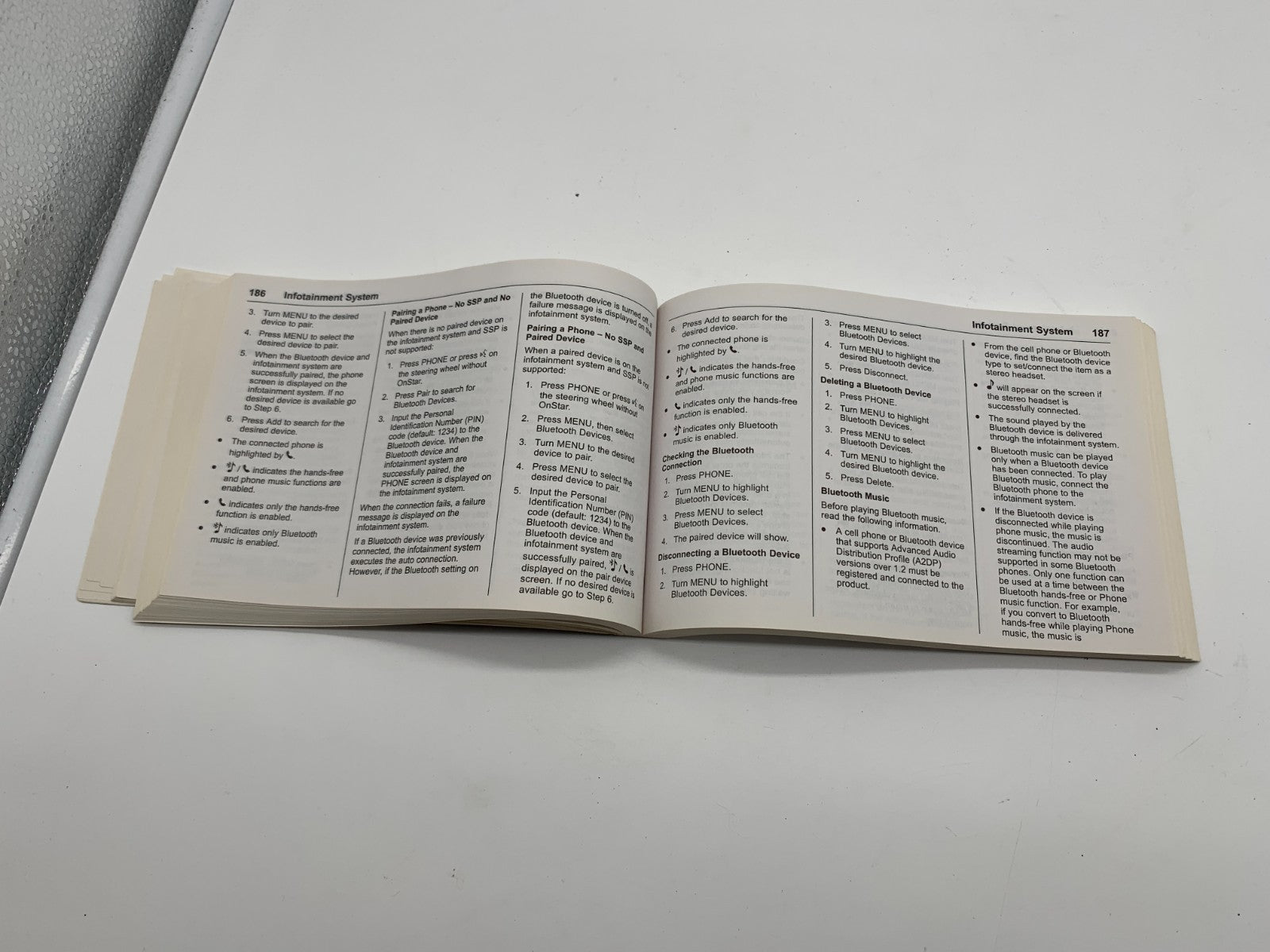 2016 Chevrolet Malibu Owners Manual OEM C02B56003