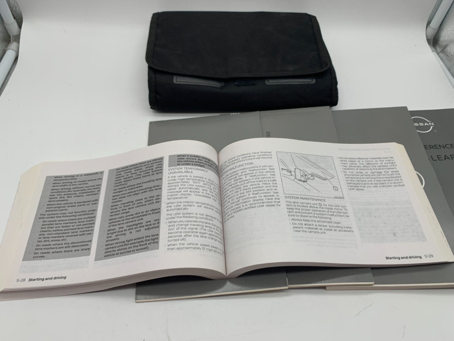 2021 Nissan Leaf Owners Manual Set with Case OEM D01B12059