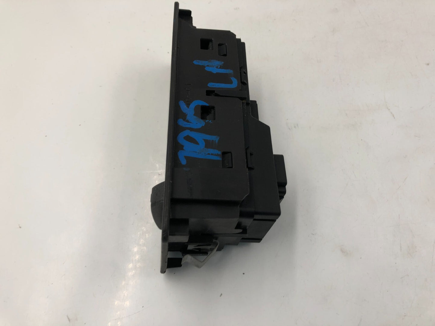 2010-2012 Lincoln MKZ Master Power Window Switch OEM E03B03085