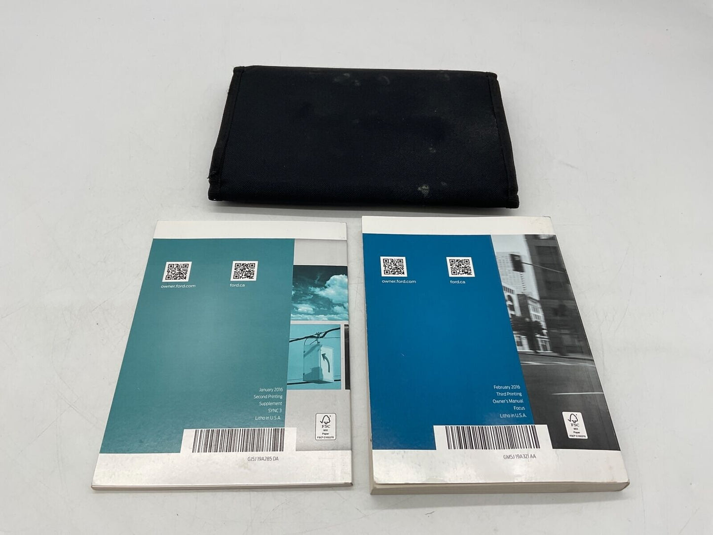 2016 Ford Focus Owners Manual Set with Case OEM C02B26031