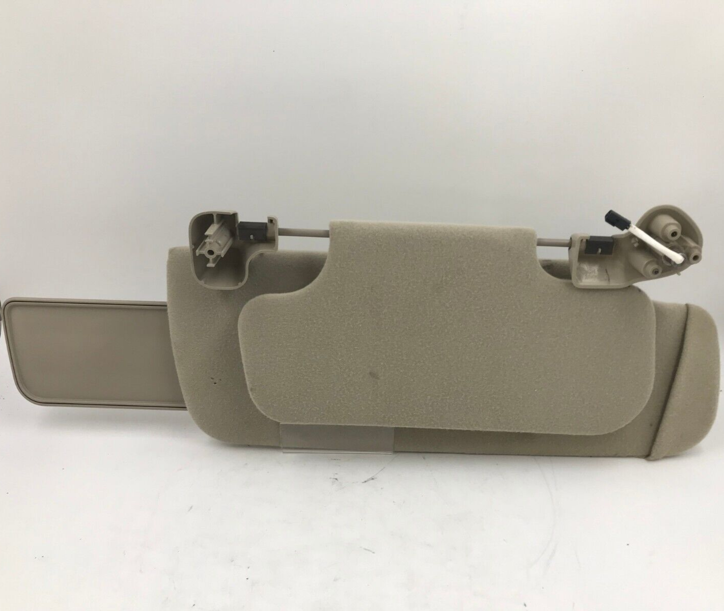 2000 Chevrolet Tahoe Passenger Sun Visor Gray Illuminated OEM B03B50053