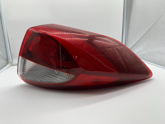 2016-2018 Hyundai Tucson Passenger Side Tail Light Taillight OEM B04B11044