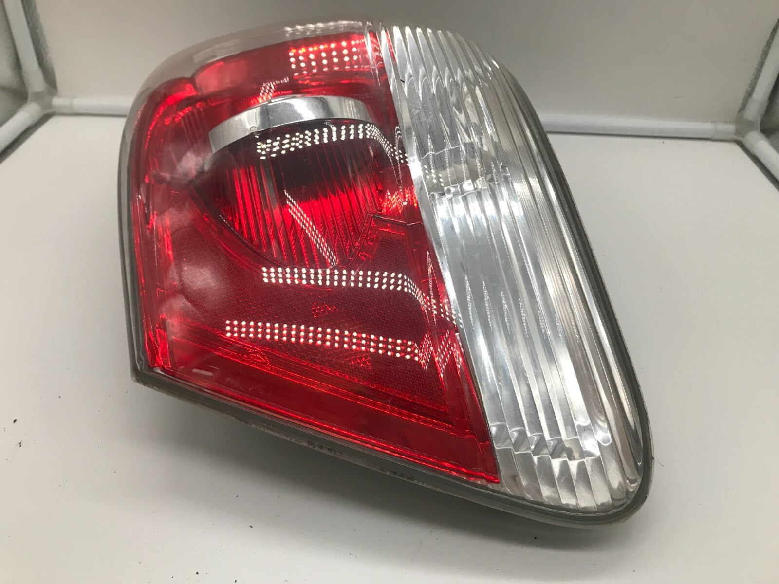 2007-2012 GMC Acadia Passenger Side Tail Light Taillight OEM C03B63002
