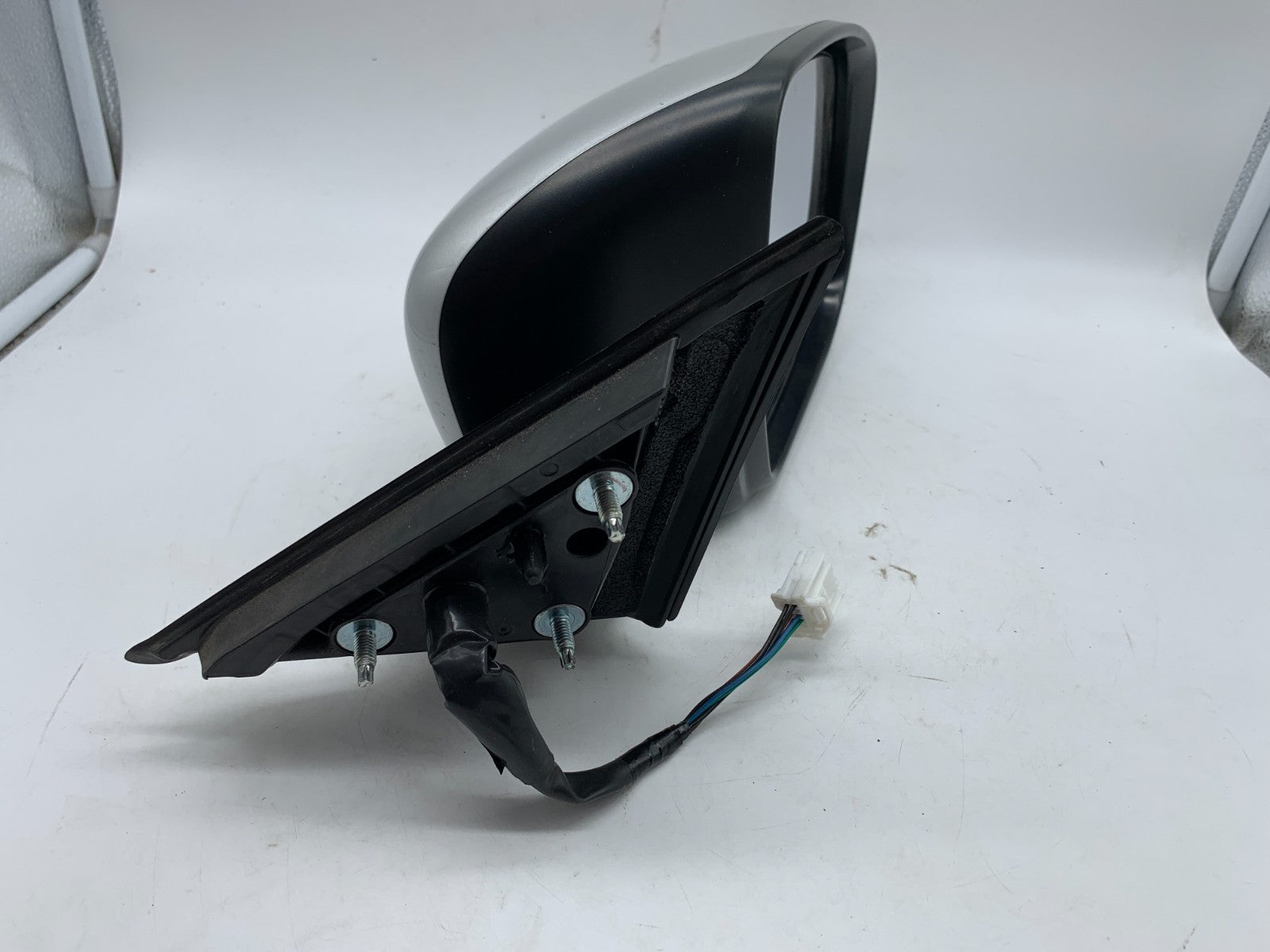 2016-2020 Nissan Rogue Passenger Side View Power Door Mirror Silve OEM B03B28004