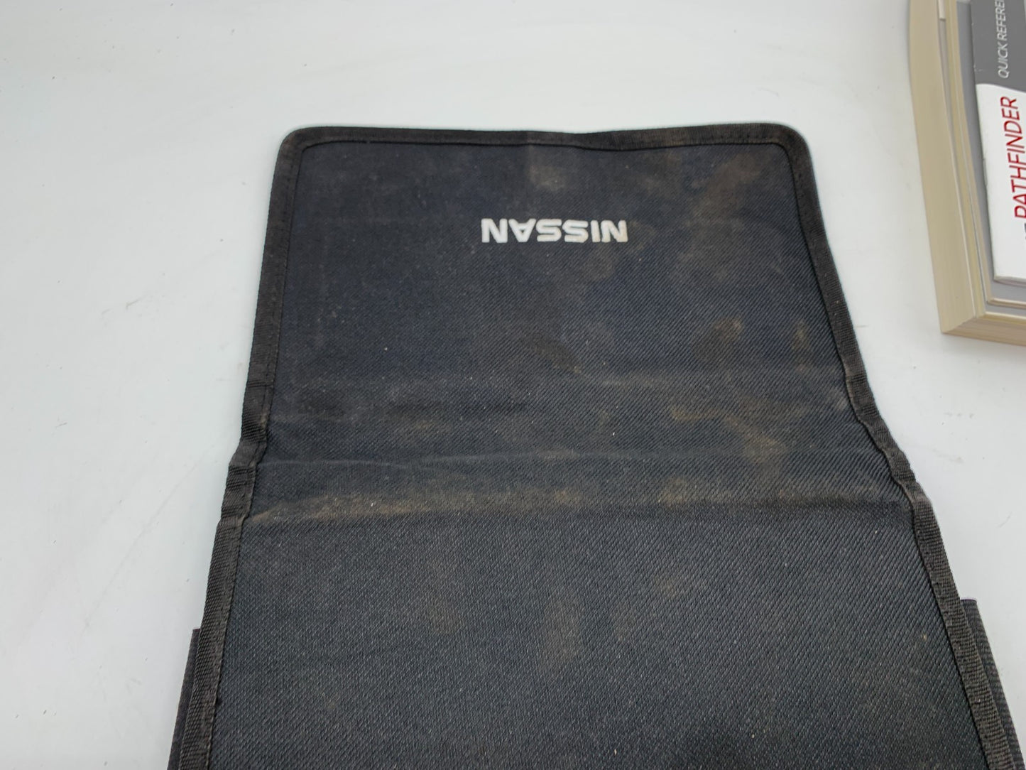 2017 Nissan Pathfinder Owners Manual Set with Case OEM B01B23006