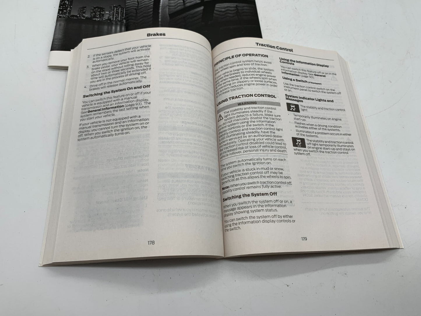 2017 Ford Fusion Owners Manual Set with Case OEM C04B41003