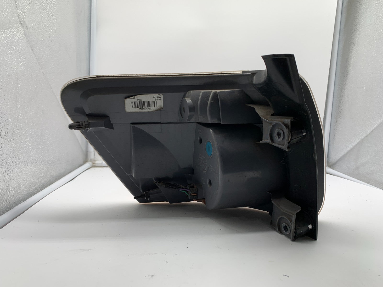 2010-2017 GMC Acadia Passenger Side Tail Light Taillight OEM C03B58003