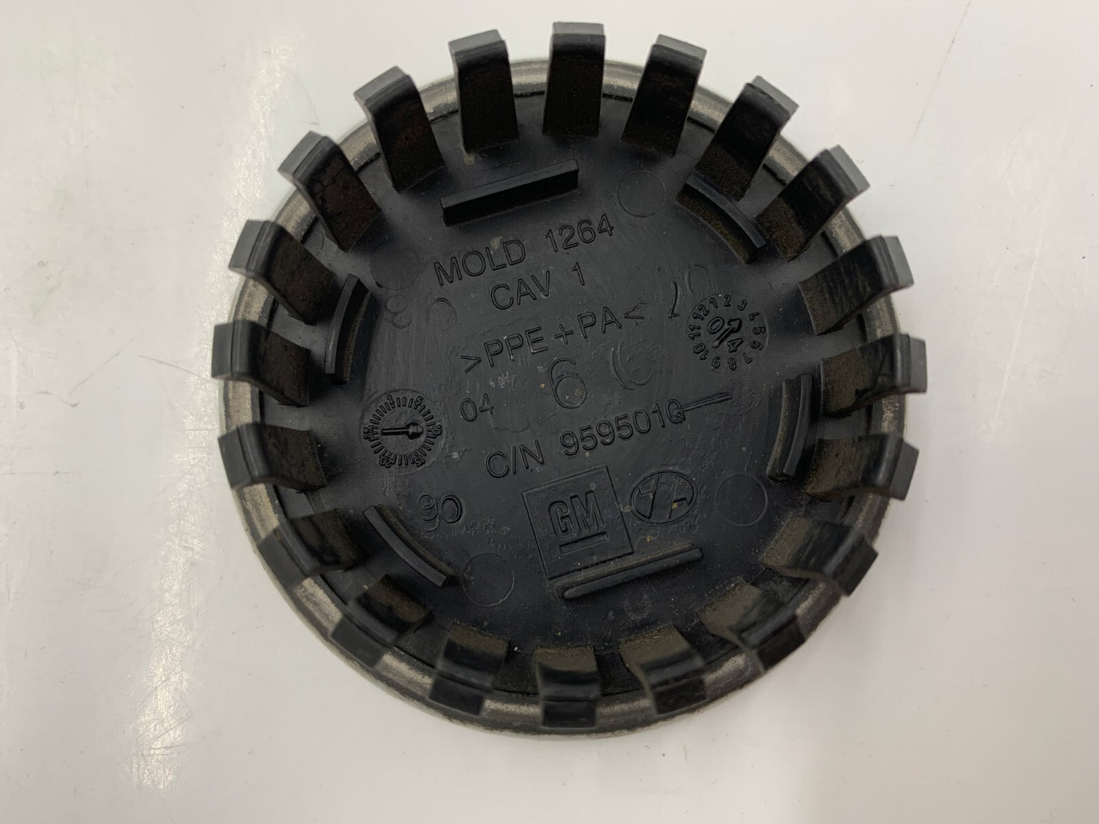 Chevrolet Rim Wheel Center Cap Set Chrome OEM D04B37085