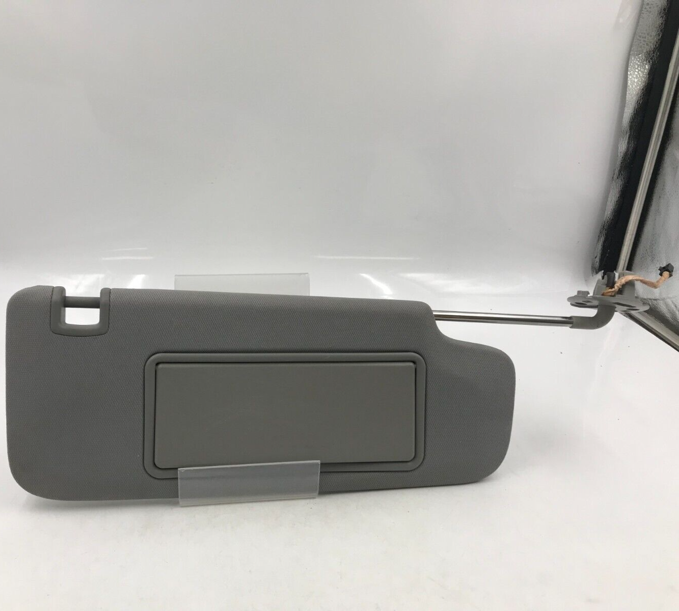 2016-2023 Chevrolet Malibu Passenger Sun Visor Illuminated OEM C03B26031