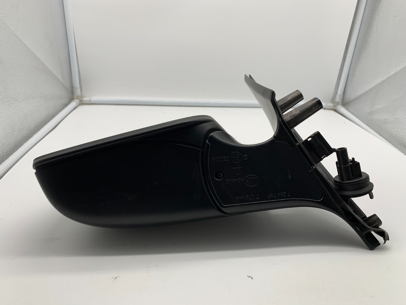 2011-2012 BMW 740i Driver Side View Power Door Mirror Black OEM C04B62022