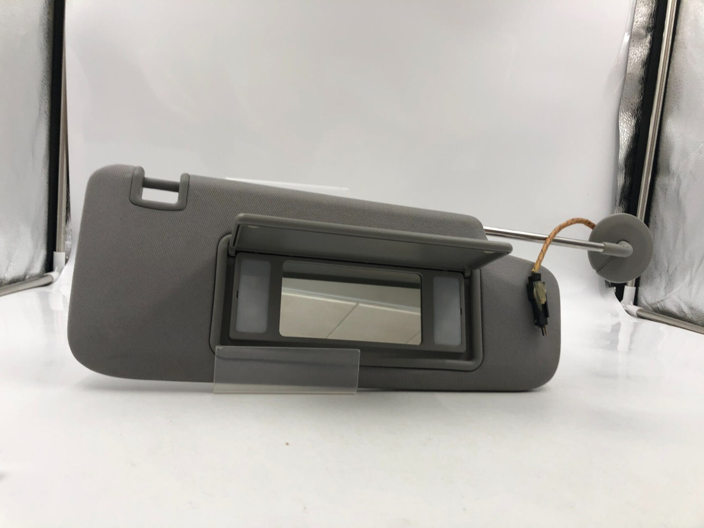 2016-2023 Chevrolet Malibu Passenger Sun Visor Illuminated OEM A01B32052