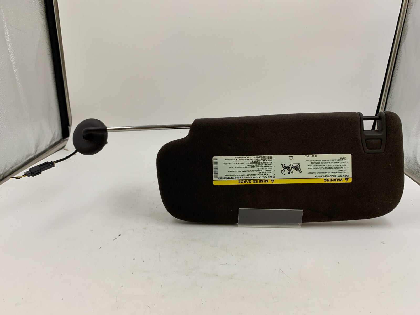 2014-2022 Jeep Grand Cherokee Passenger Sun Visor Black Illuminated C04B17025