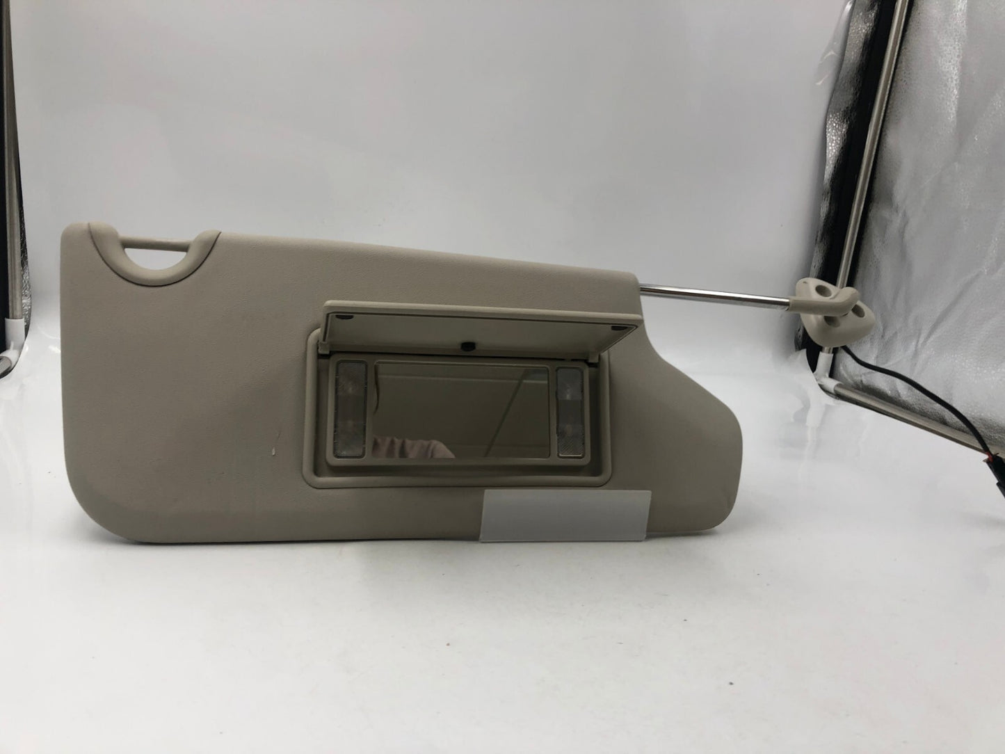 2011-2020 Dodge Journey Passenger Sun Visor Sunvisor Ivory Illuminated B01B21003