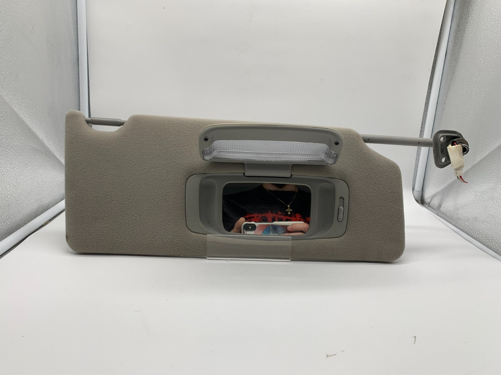 2005-2012 Toyota Avalon Passenger Sun Visor Illuminated Beige D01B20032