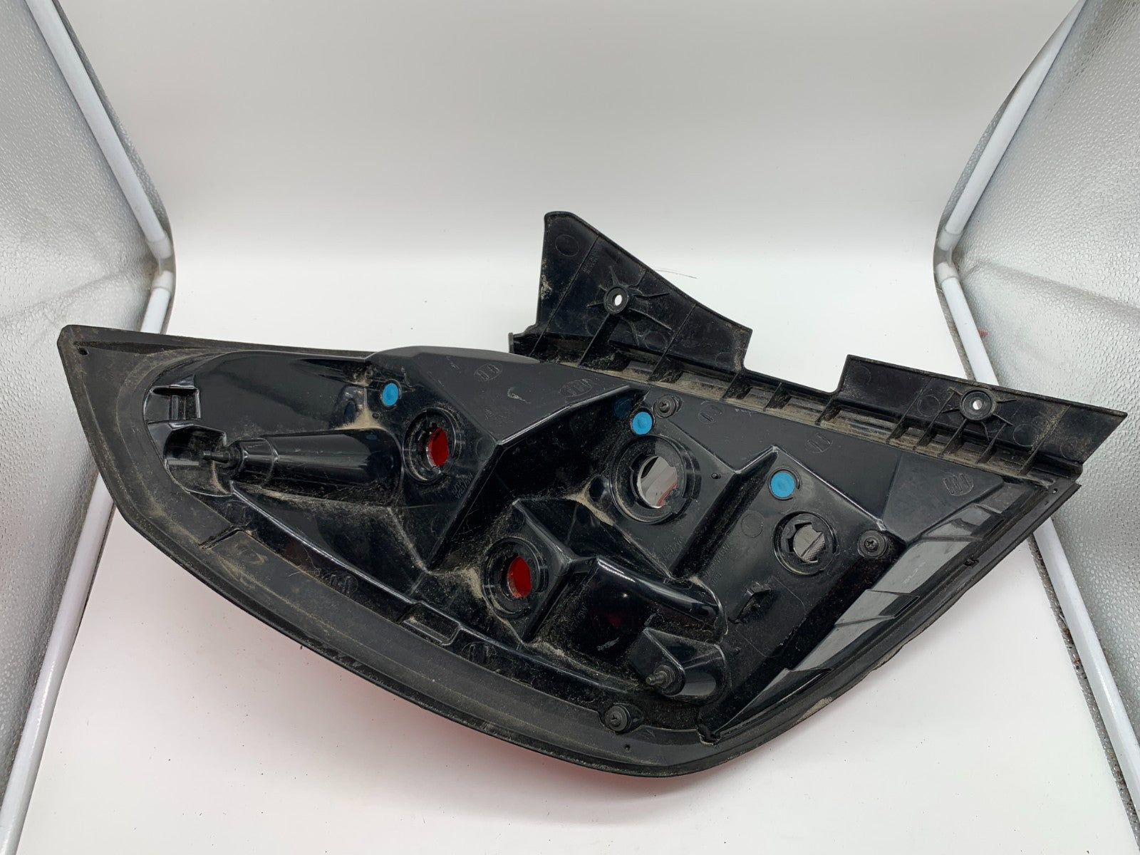 2013-2015 Chevrolet Captiva Sport Passenger Side Tail Light OEM C02B07001