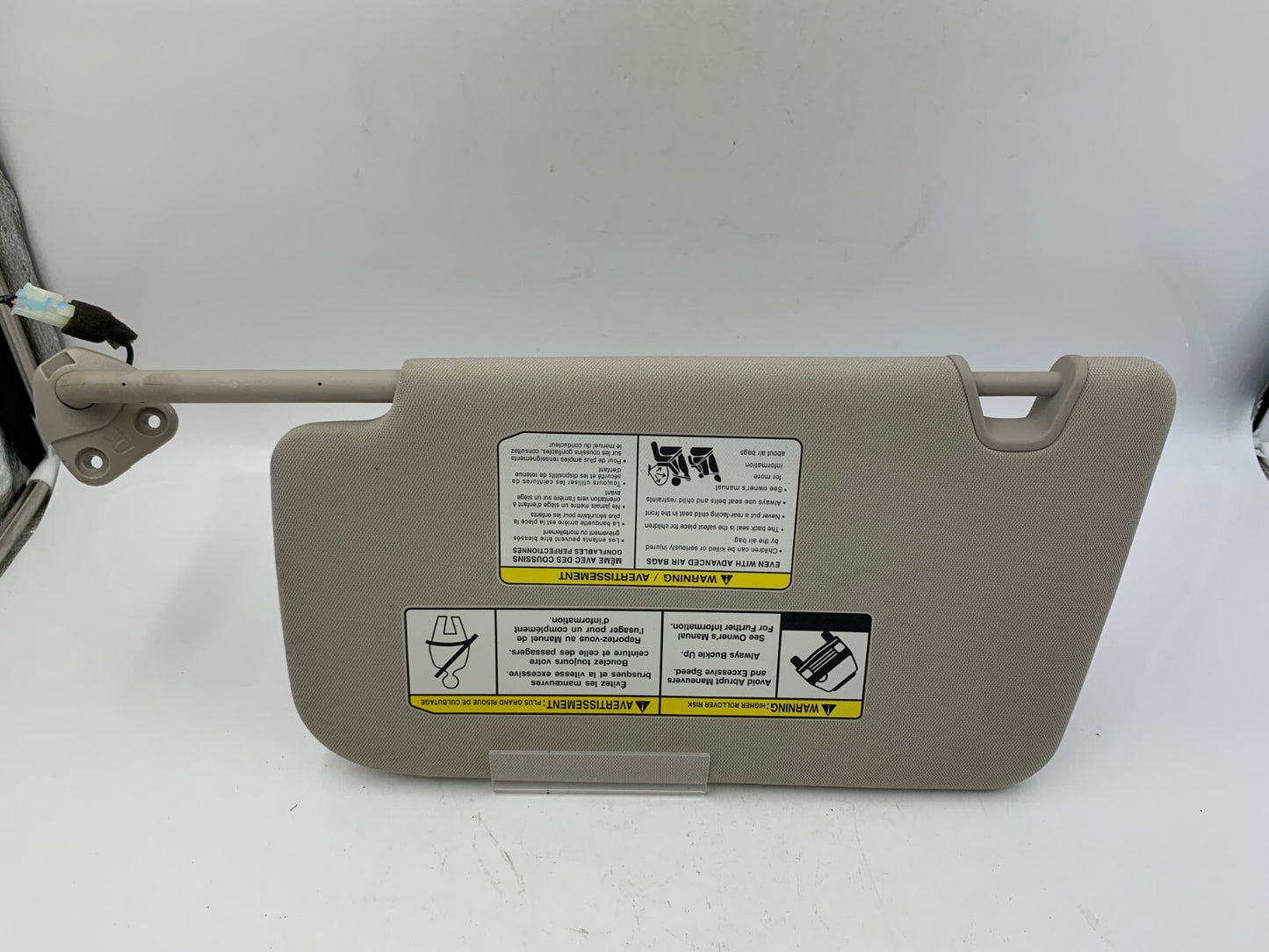 2014-2017 Nissan Rogue Passenger Sun Visor Gray Illuminated OEM A02B01024