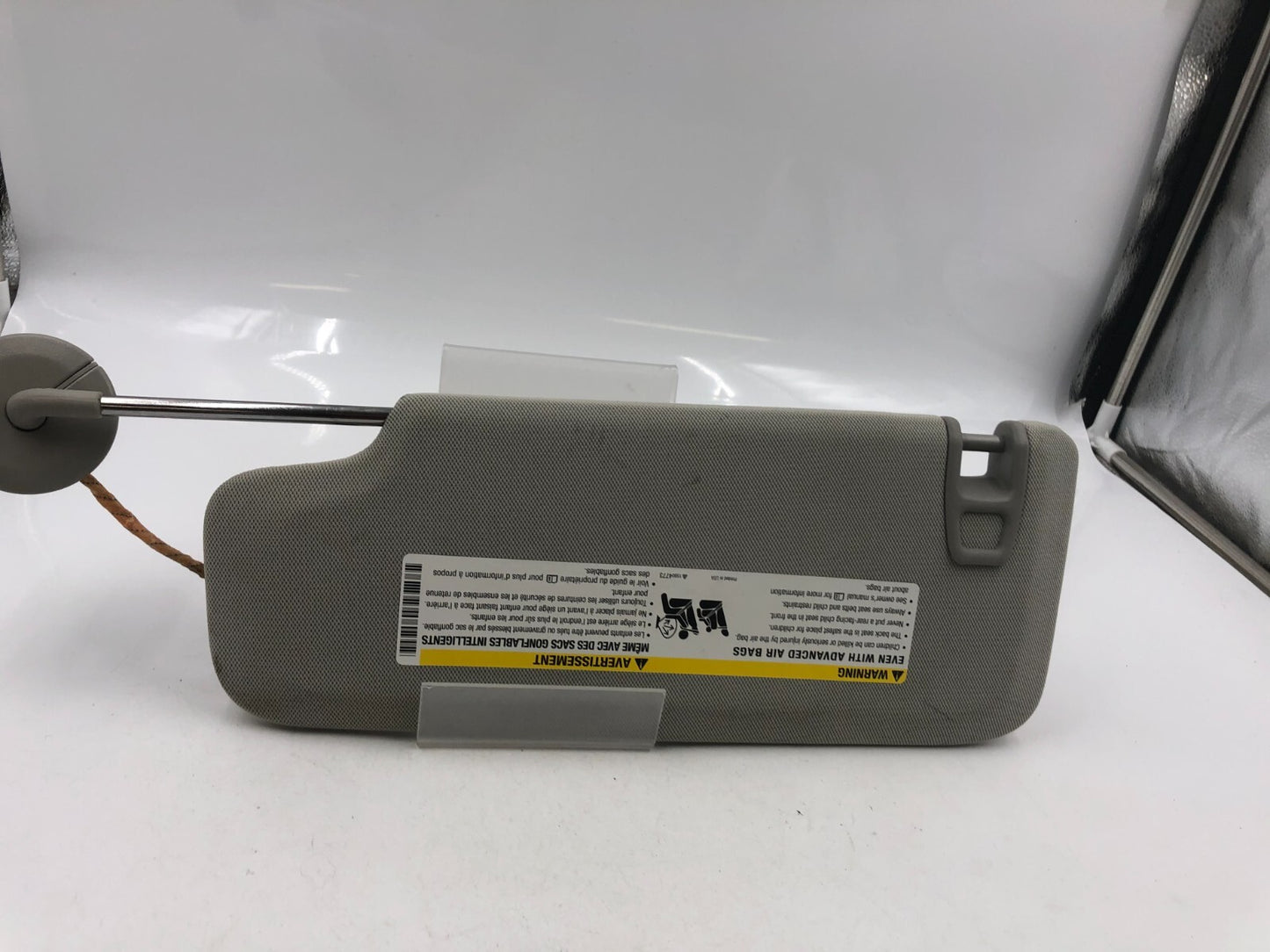2013-2016 Chevrolet Malibu Passenger Sunvisor Gray Illuminated OEM D01B18072