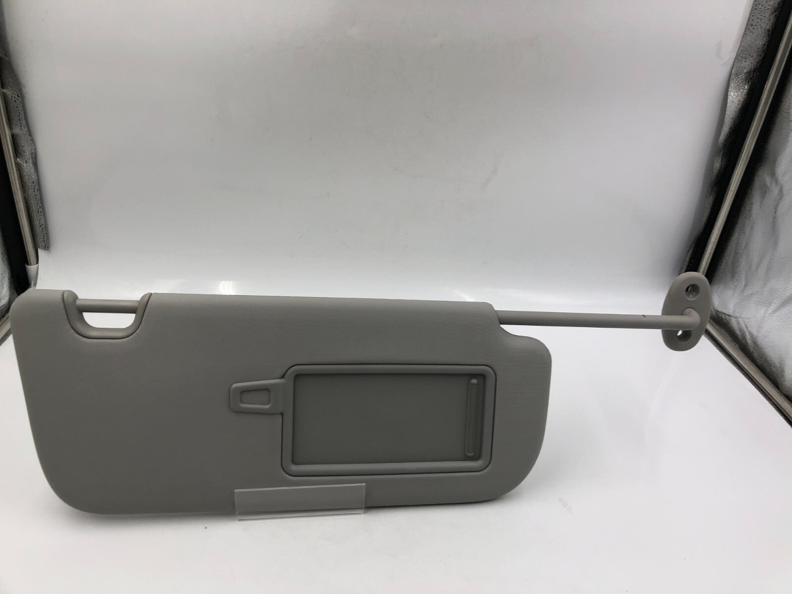 2014-2019 Kia Soul Passenger Sun Visor Gray Illuminated OEM D01B34002