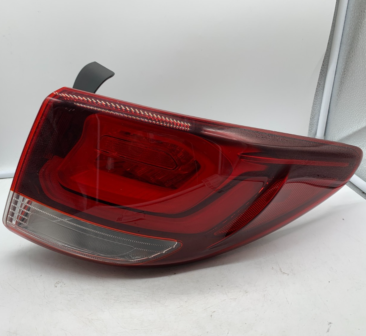 2017-2019 Hyundai Santa Fe Passenger Tail Light Taillight OEM A03B37008