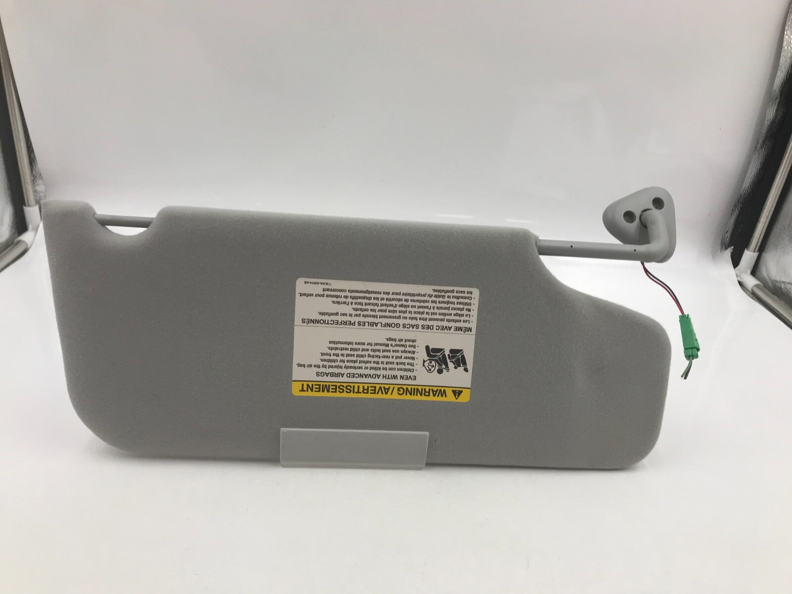 2005-2007 Ford Freestyle Driver Sun Visor Gray Illuminated D01B52082