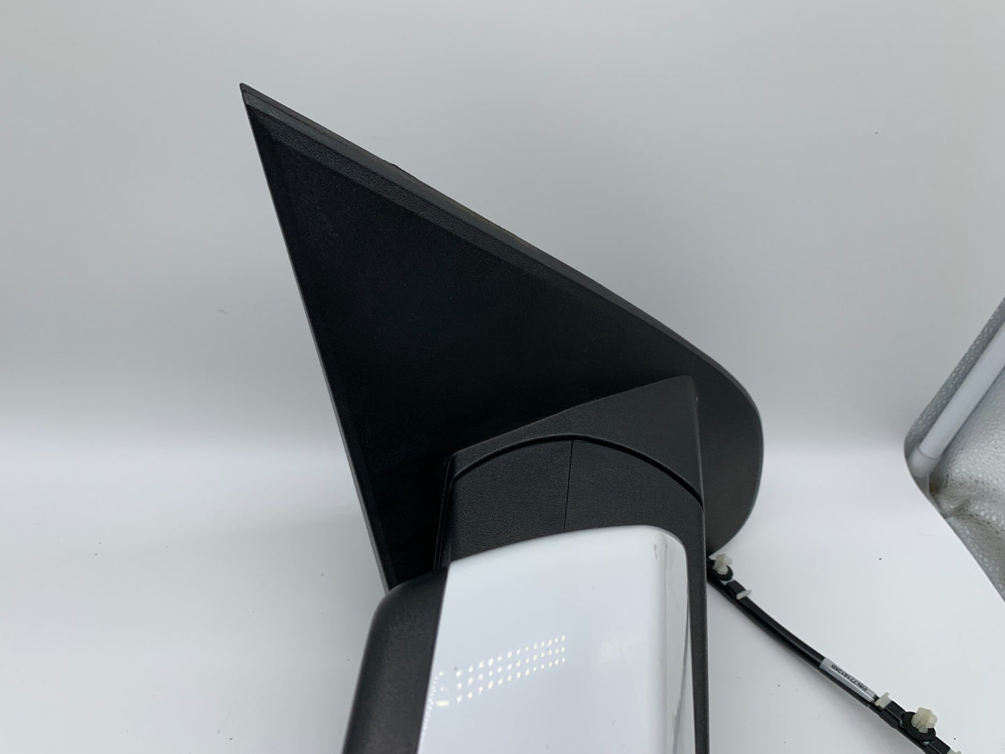 2014-2019 Chevrolet Silverado 1500 Passenger Side Power Door Mirror C03B52001