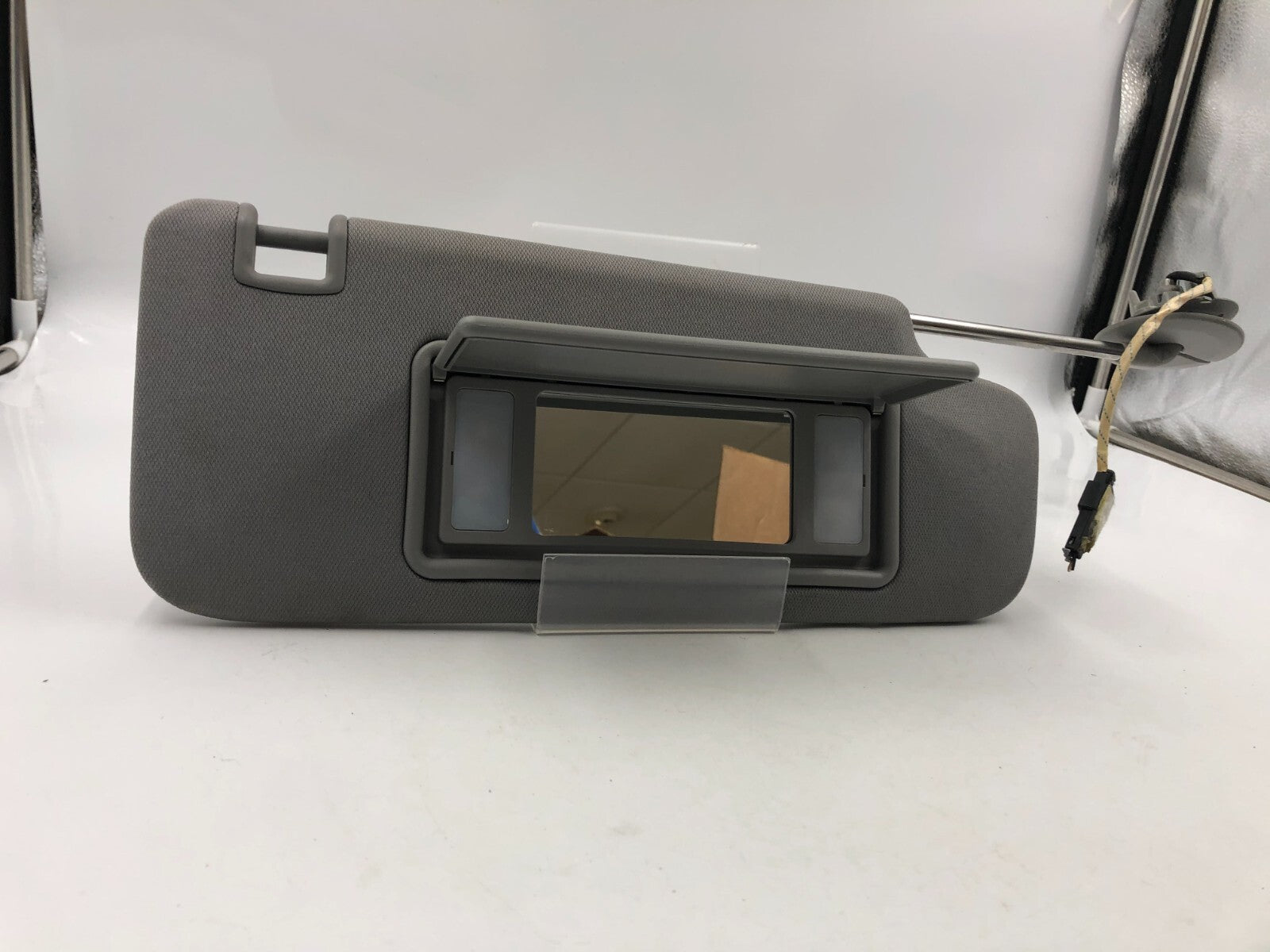 2016-2023 Chevrolet Malibu Passenger Sun Visor Illuminated OEM B01B49037