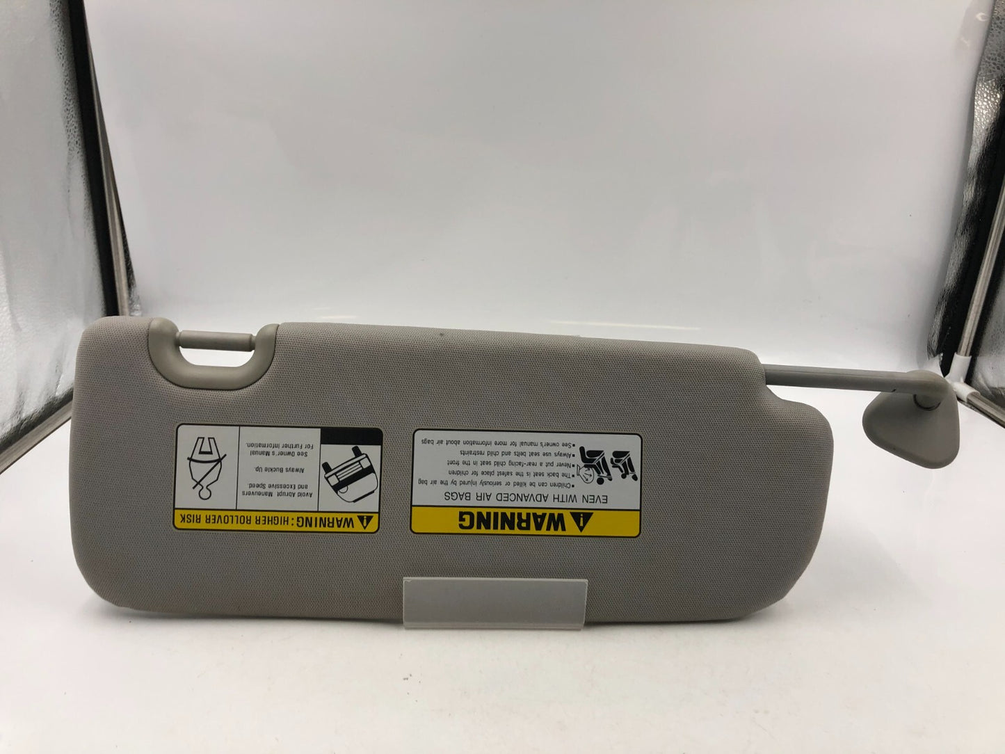 2013-2018 Hyundai Santa Fe Driver Sun Visor Sunvisor Gray OEM A01B09040