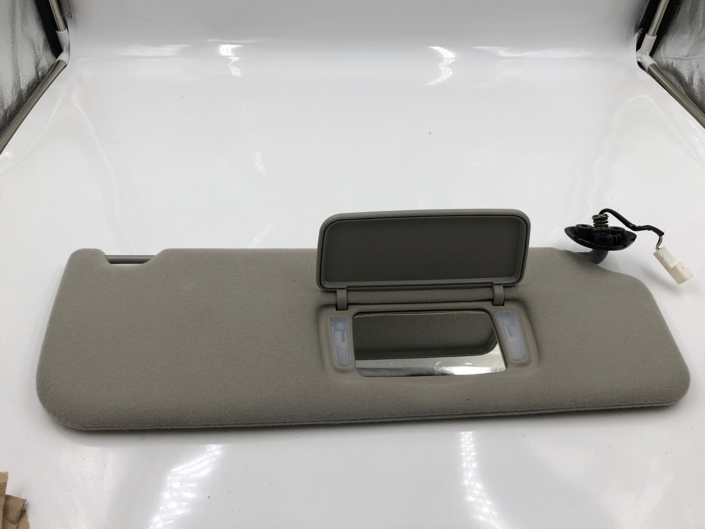 2005-2010 Toyota Sienna Passenger Sun Visor Gray Illuminated OEM C03B09021