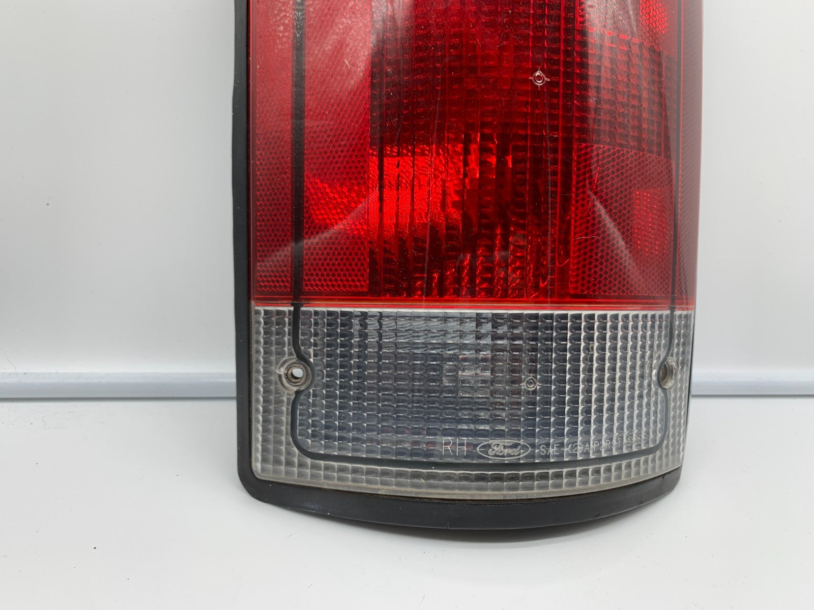 2005-2011 Ford E-150 Driver Tail Light Taillight Lamp OEM B03B45051
