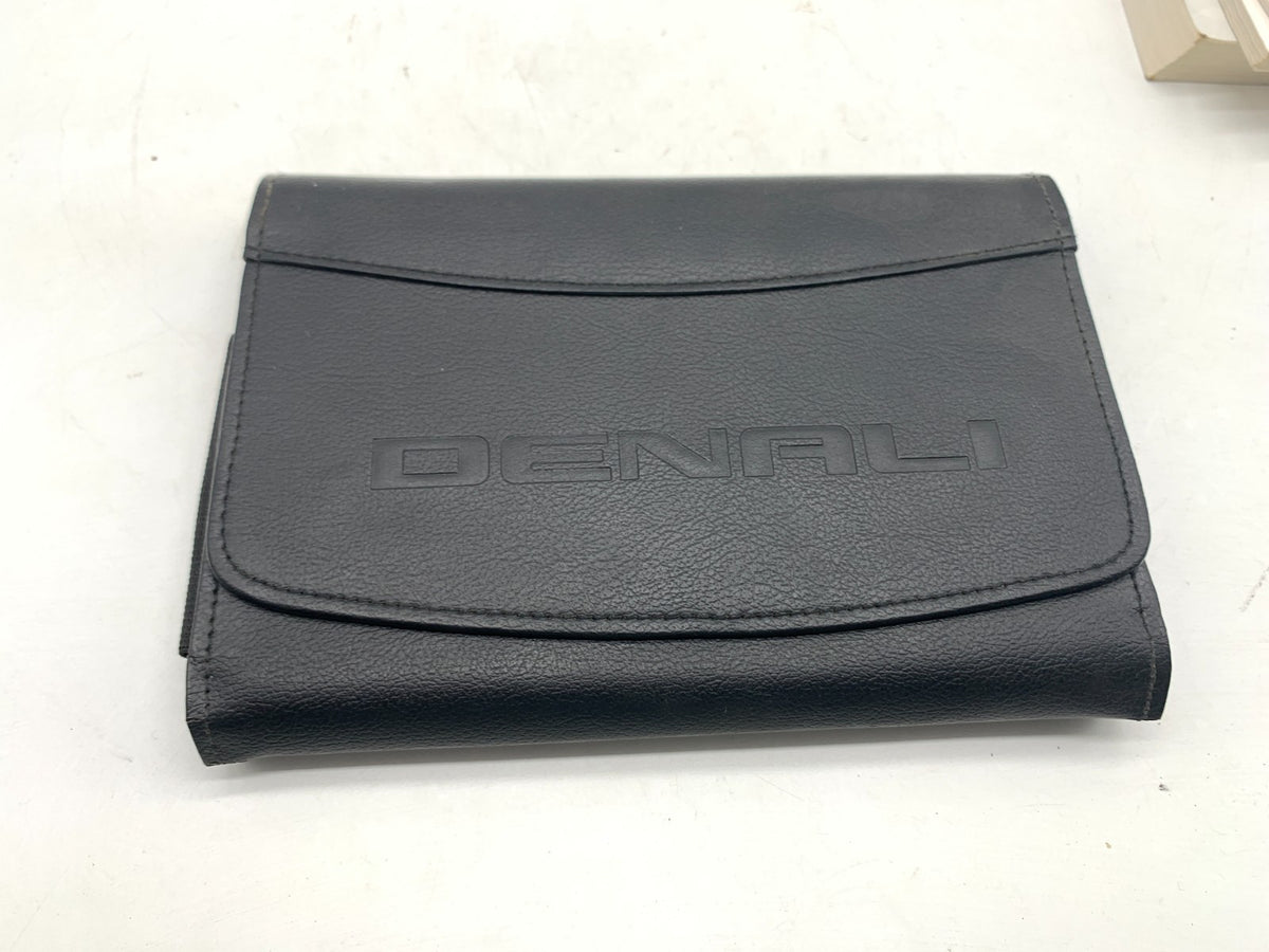 2017 GMC Yukon Yukon XL Denali Owners Manual Set with Case OEM D03B68004