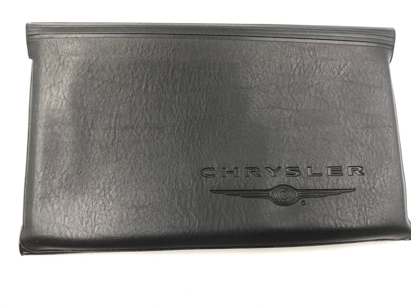 2005 Chrysler Pacifica Owners Manual with Case OEM C01B32028