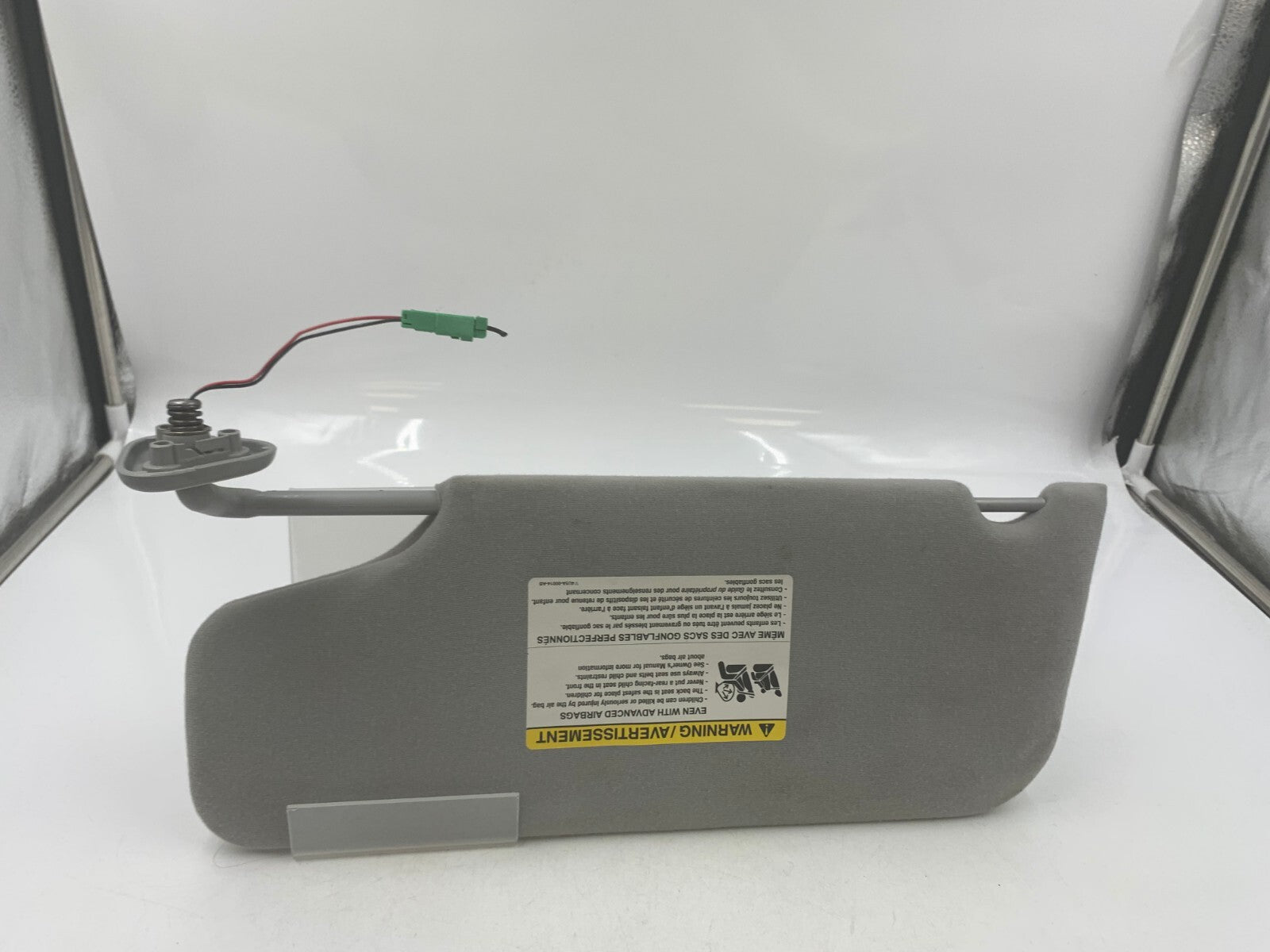 2005-2007 Ford Freestyle Passenger Sun Visor Illuminated Gray OEM E01B41084