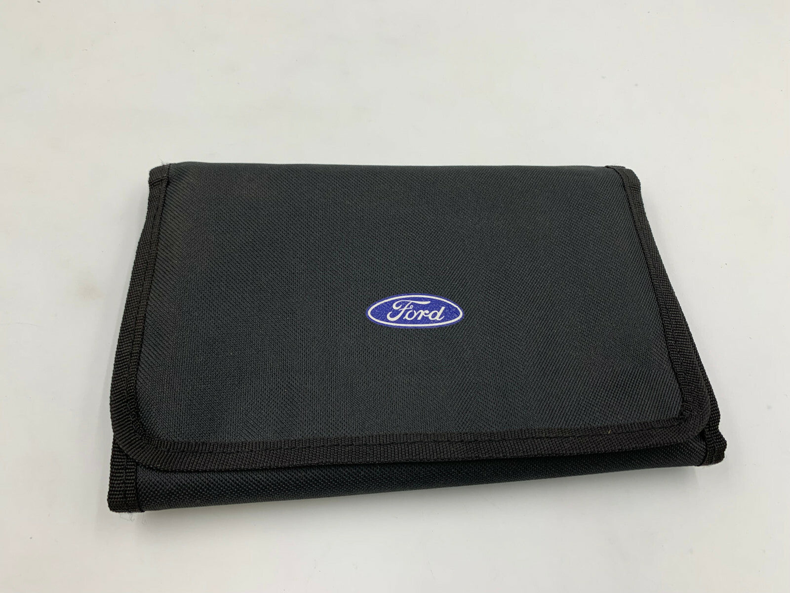 2016 Ford Focus Owners Manual Set with Case OEM C02B26031