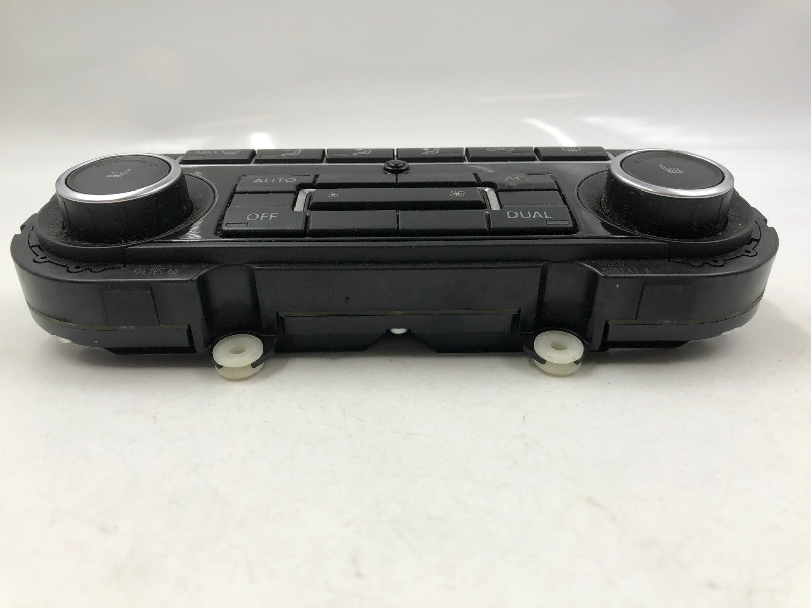 2011-2012 Volkswagen CC AC Heater Climate Control Unit OEM C02B11055