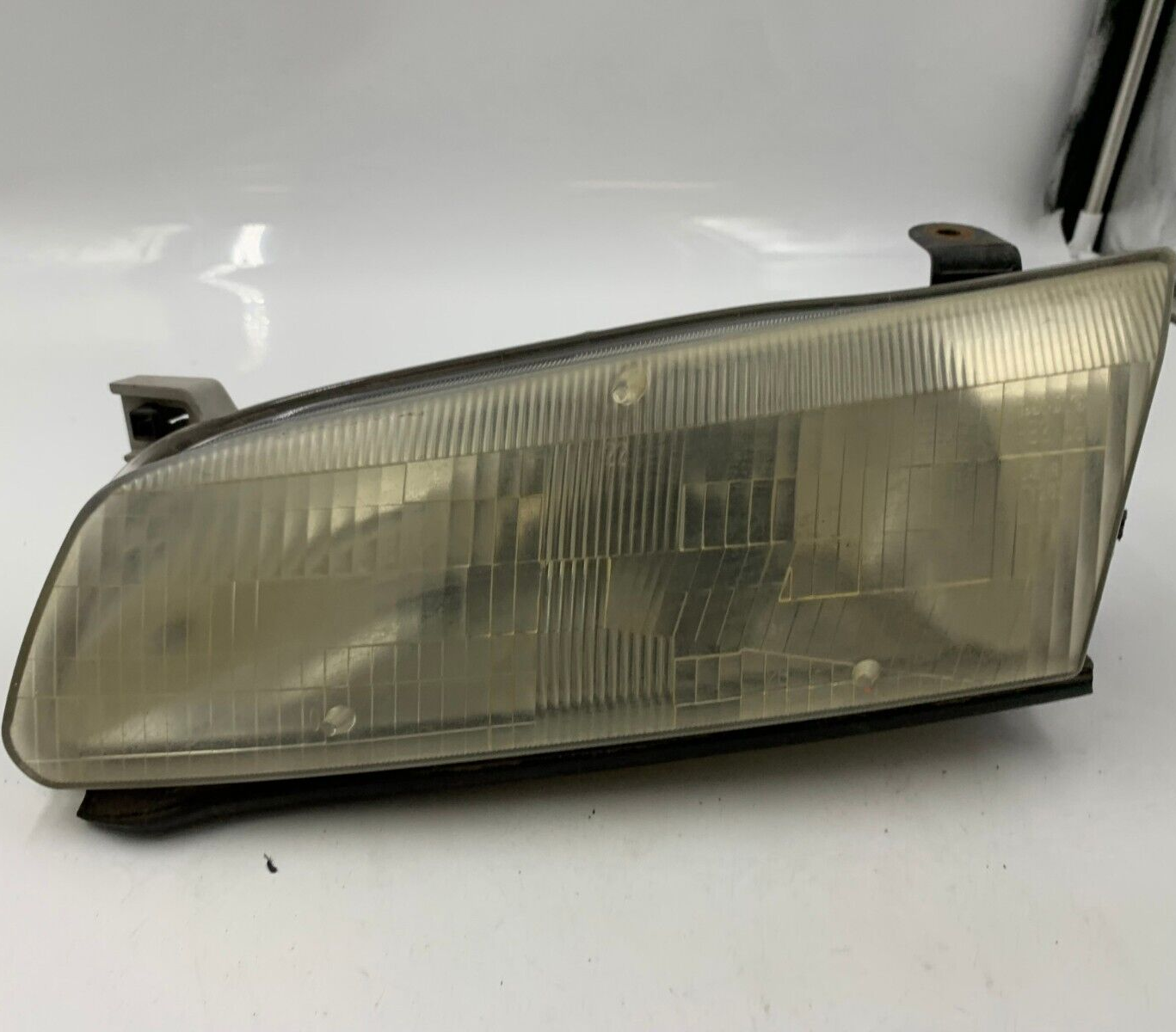 1997-1999 Toyota Camry Driver Side Head Light Headlight OEM E01B28020