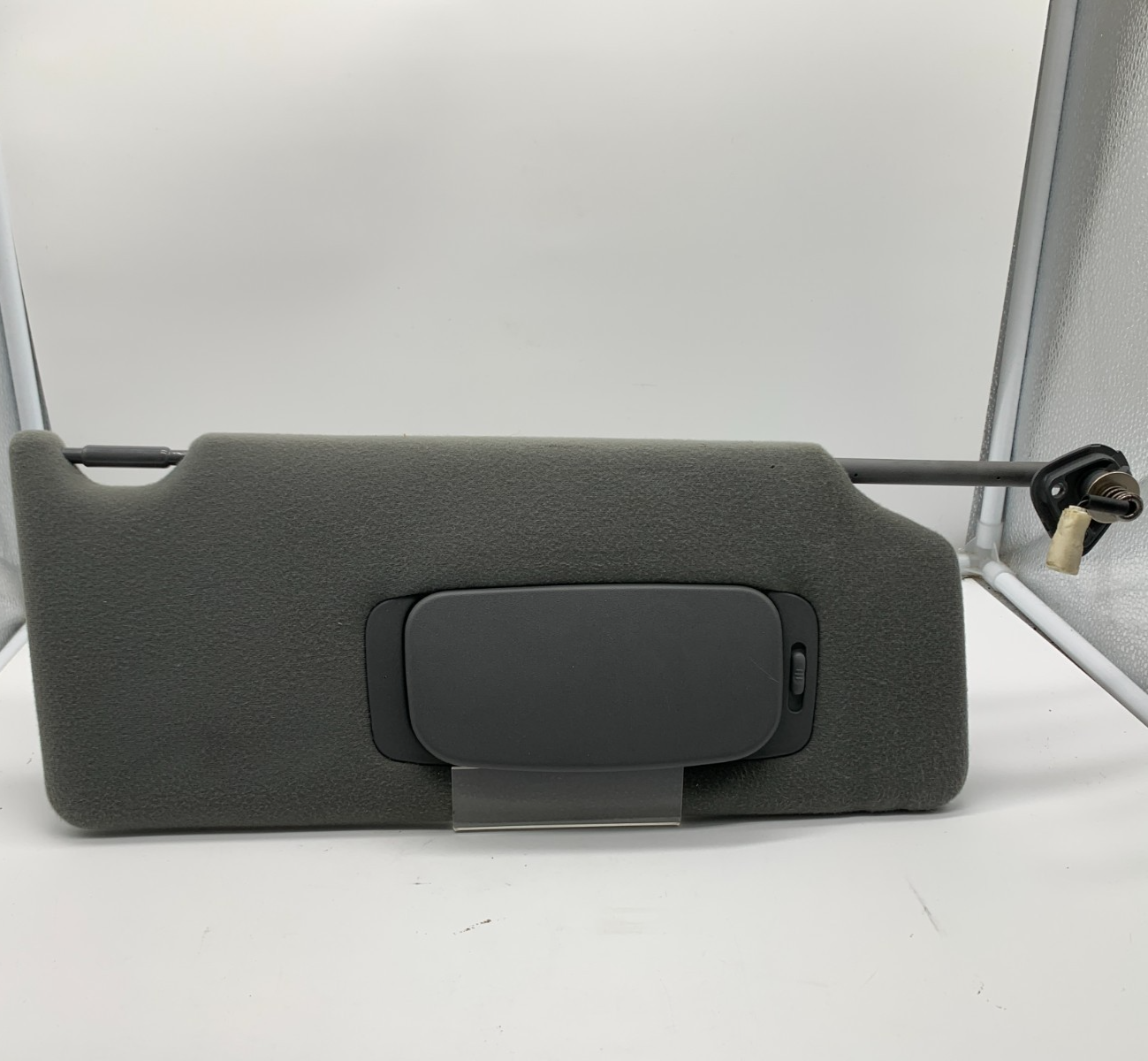 2005-2012 Toyota Avalon Passenger Sun Visor Illuminated Gray OEM C03B65014