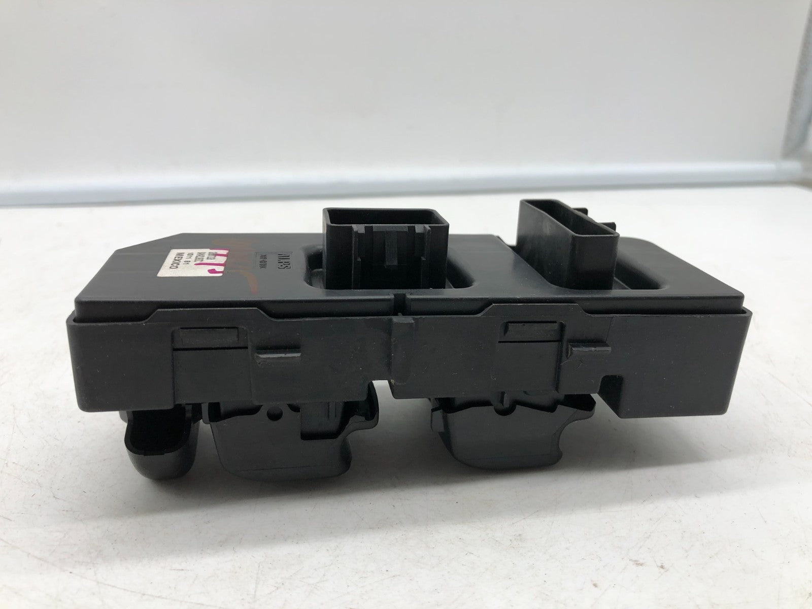 2010-2011 Chevrolet Malibu Master Power Window Switch OEM C03B46008