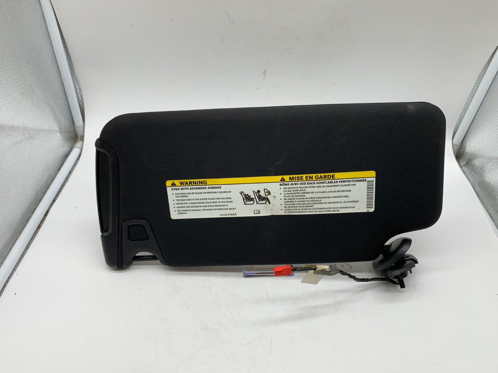 2013-2014 Chrysler 300 Passenger Sun Visor Black Illuminated OEM B01B27004