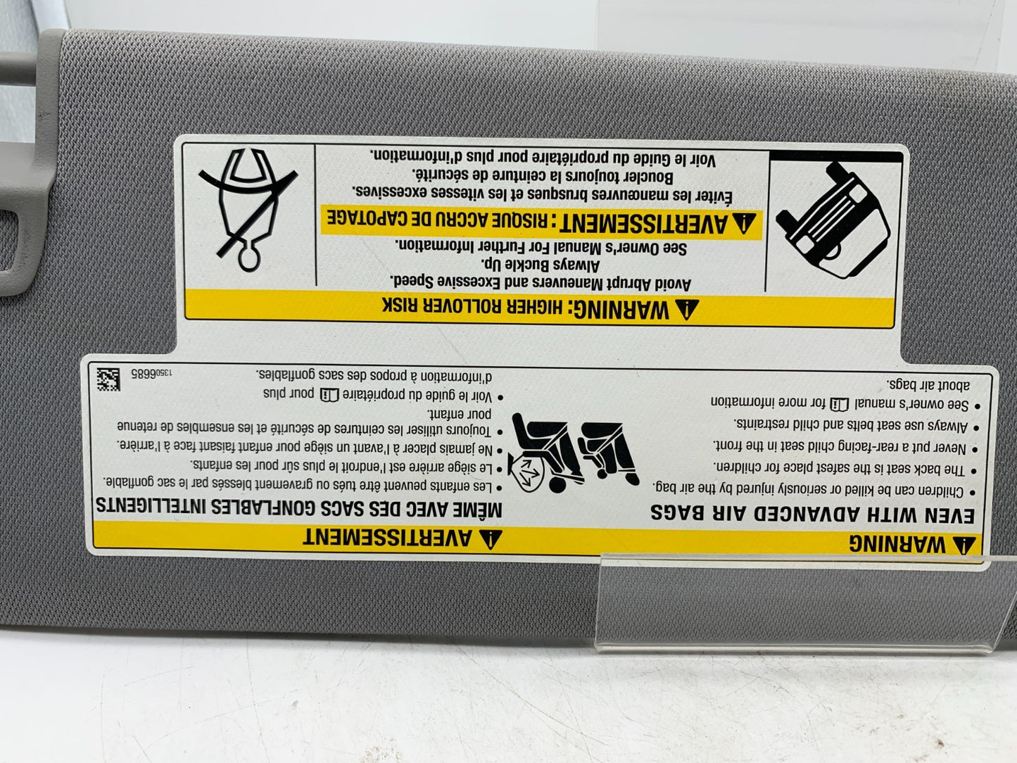 2018-2019 Chevrolet Equinox Driver Sun Visor Gray Illuminated OEM A03B14059