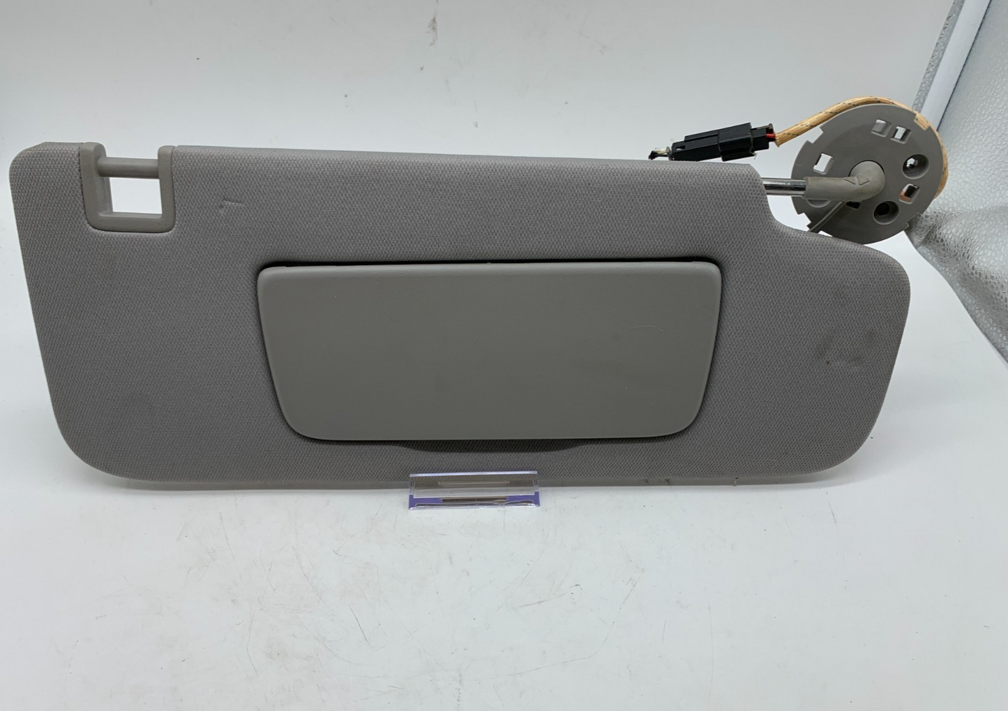 2018-2024 Chevrolet Equinox Passenger Sun Visor Gray OEM B01B28006