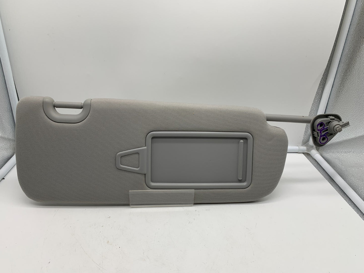 2013-2019 Hyundai Santa Fe Passenger Sun Visor Gray Illuminated OEM B04B46005