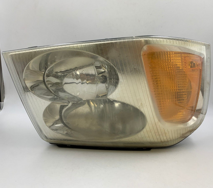 2004-2005 GMC Envoy XUV Passenger Side Head Light Headlight OEM B02B41044