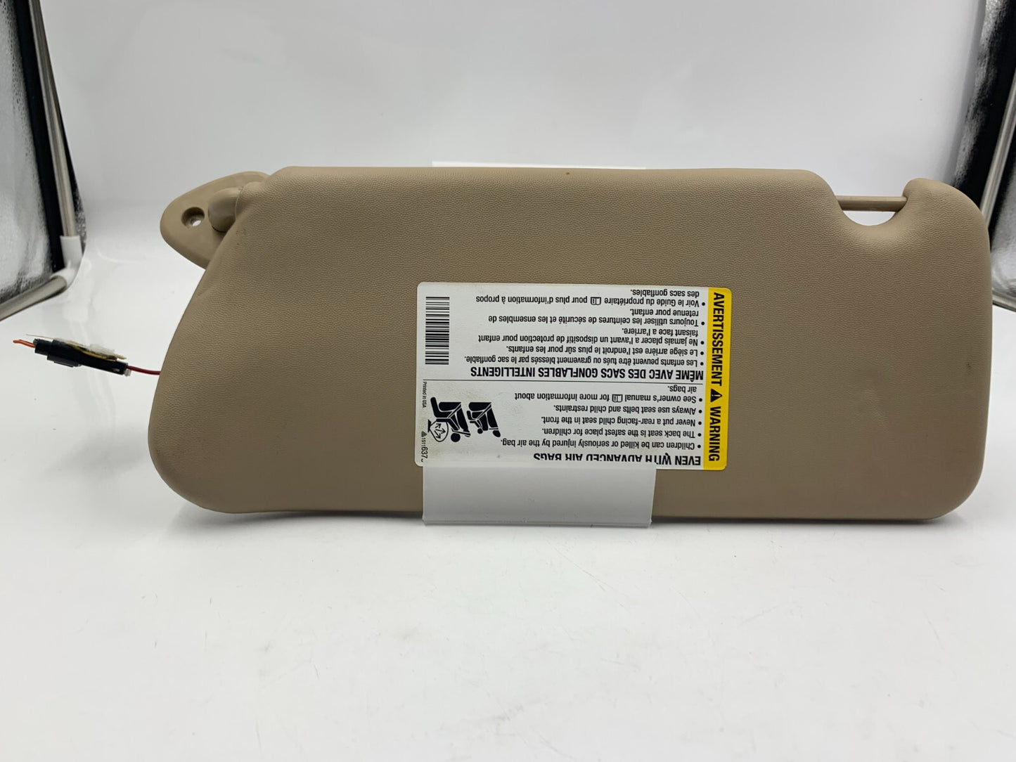 2004-2009 Cadillac SRX Passenger Sun Visor Gray Illuminated OEM D04B37026