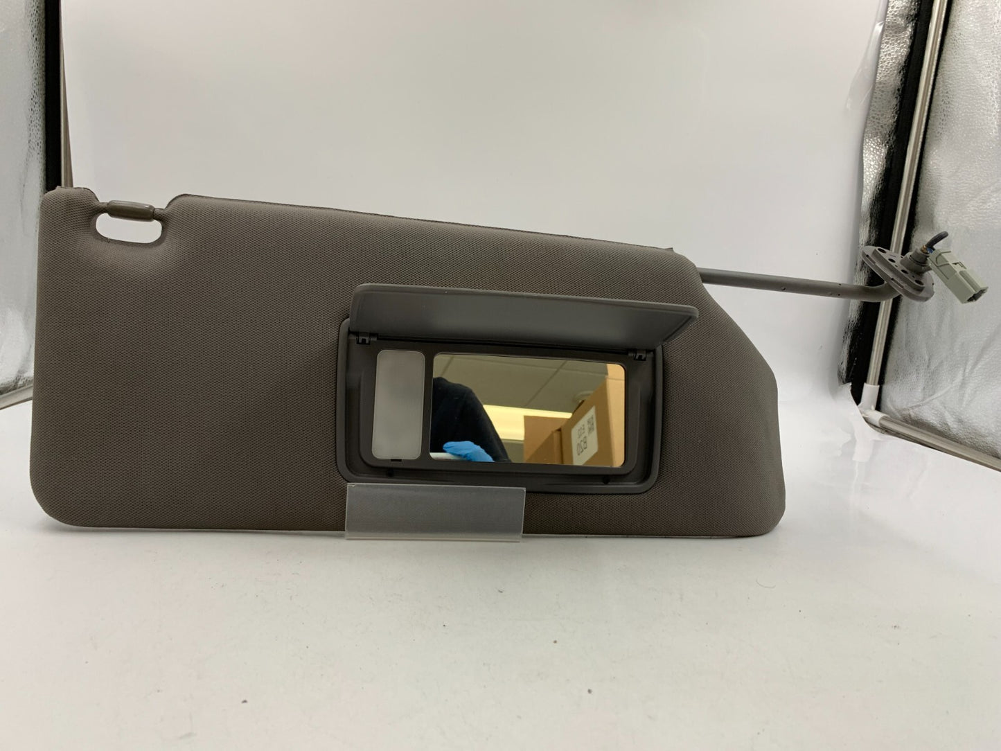 2006-2010 Honda Odyssey Passenger Sun Visor Gray Illuminated OEM B01B01007