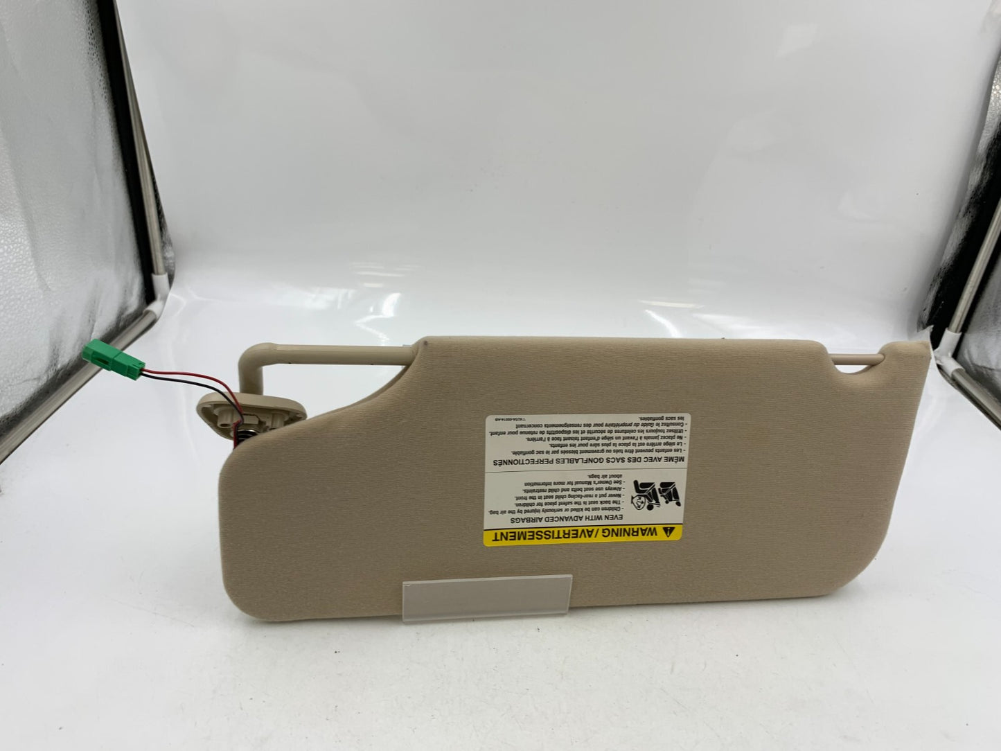 2006 Mercury Montego Passenger Sun Visor Beige Illuminated OEM B01B53004