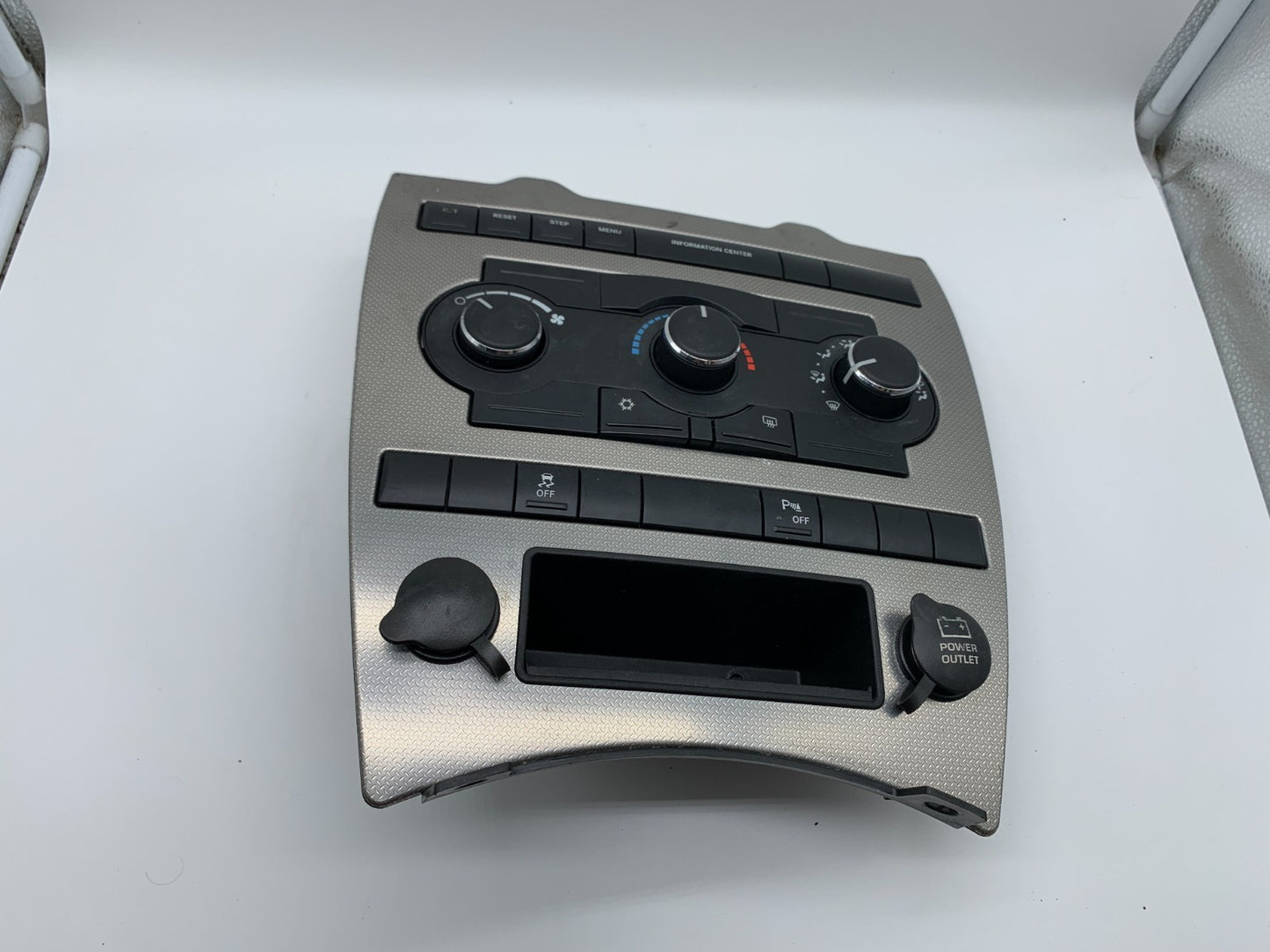 2006-2010 Jeep Commander AC Heater Climate Control with Bezel OEM C03B57011
